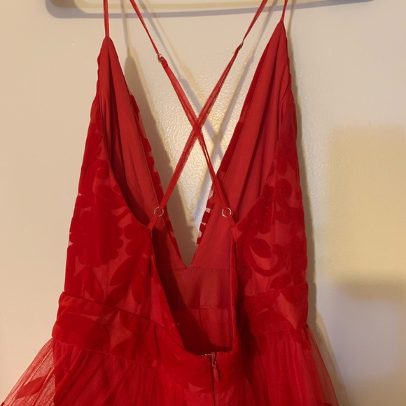 Beautiful Long Red Dress - Picture 4 of 4